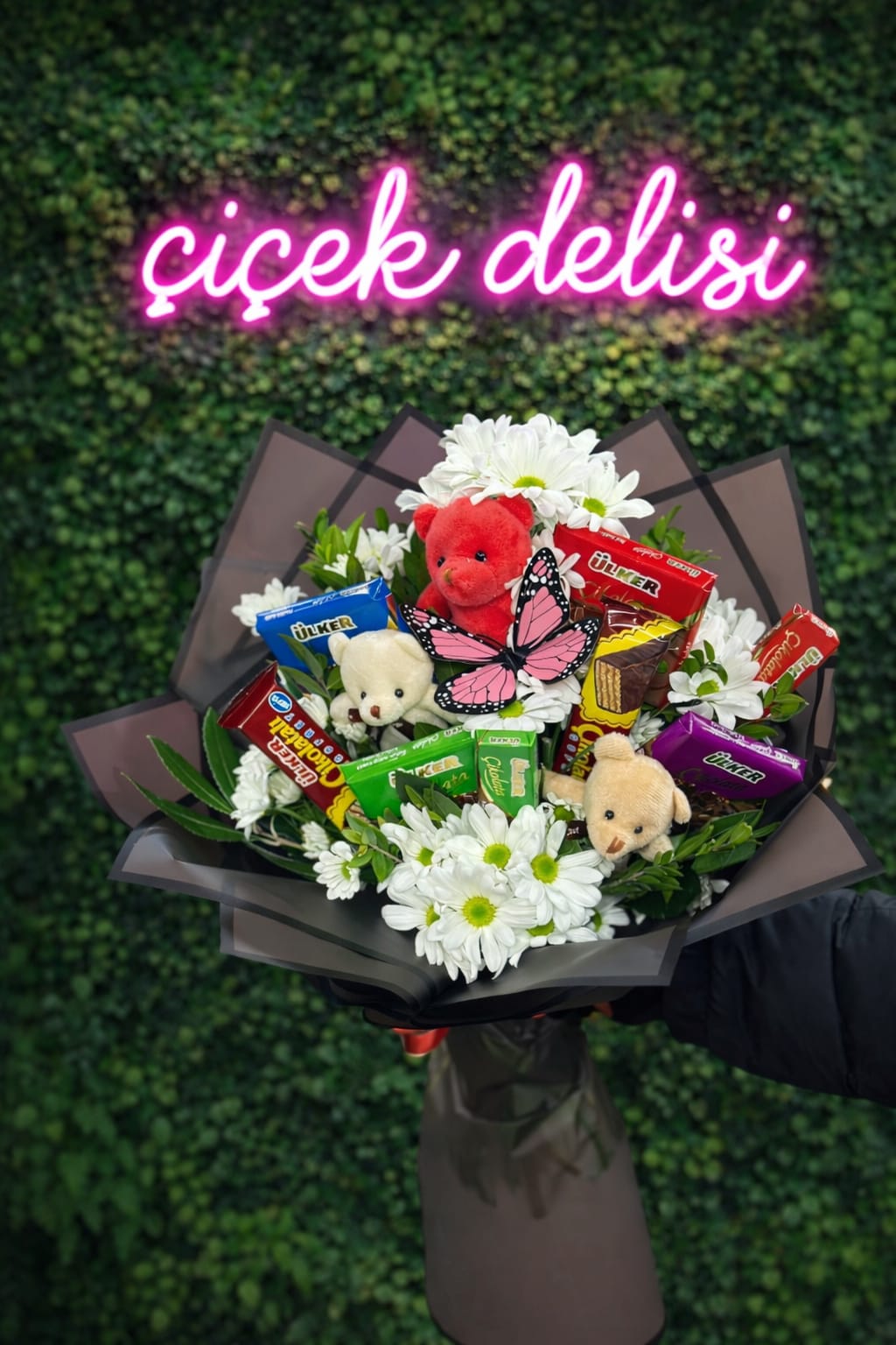 �ikolata ve Papatya Buketi